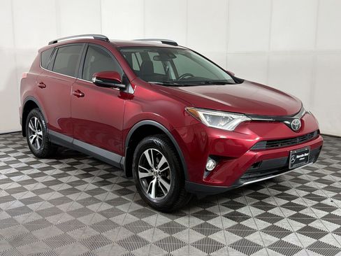 Used 2018 Toyota RAV4 XLE AWD/4WD image 7