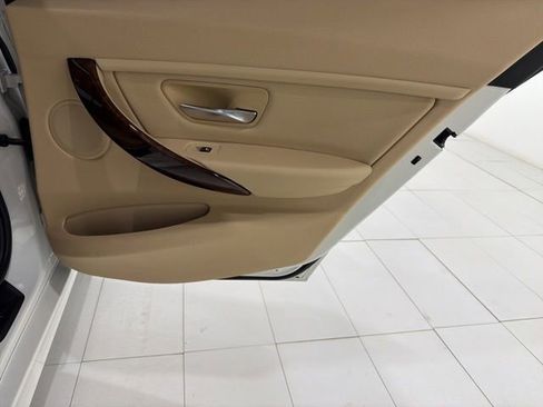 Used 2013 BMW 328i xDrive Sedan AWD/4WD image 21