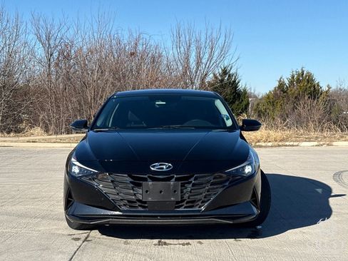 Used 2023 Hyundai Elantra Limited w/ Cargo Package image 7