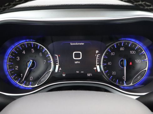 New 2026 Chrysler Pacifica Limited w/ Uconnect Theater Family Group image 39