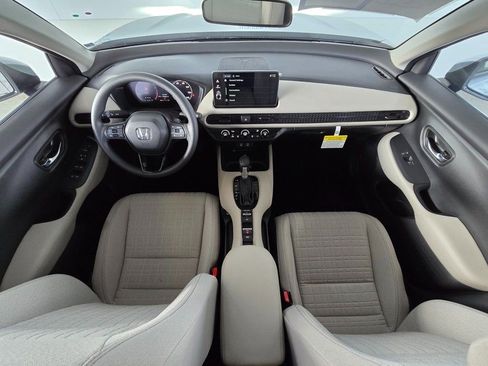 New 2026 Honda HR-V LX image 8