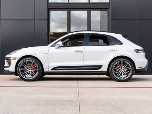 Certified 2026 Porsche Macan S AWD/4WD image 2