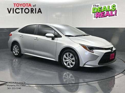 Used 2026 Toyota Corolla LE FWD image 1