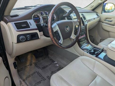 Used 2014 Cadillac Escalade ESV Premium image 10