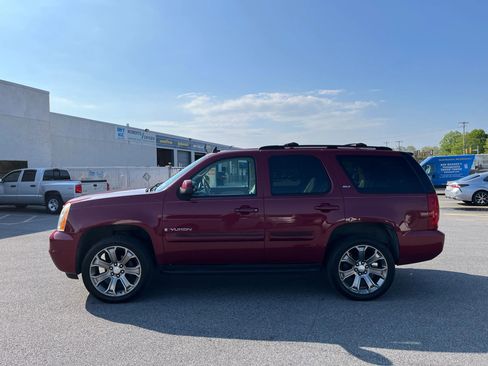 Used 2007 GMC Yukon SLT w/ SLT Preferred Equipment Group image 5