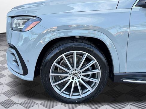 New 2026 Mercedes-Benz GLS 580 4MATIC image 11