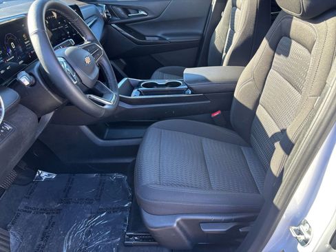 Used 2025 Chevrolet Equinox LT image 23