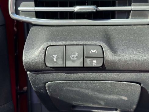 Used 2023 Hyundai Elantra Limited FWD image 22