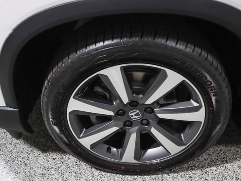 Used 2024 Honda Pilot Elite image 11