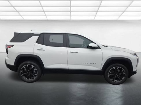 New 2026 Chevrolet Equinox LT image 2