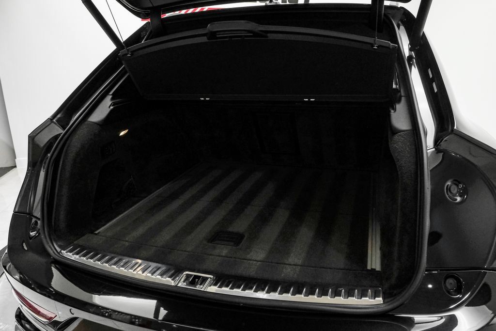 Used 2023 Bentley Bentayga Extended Wheelbase AWD/4WD image 52