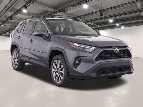 Used 2025 Toyota RAV4 XLE Premium FWD image 2