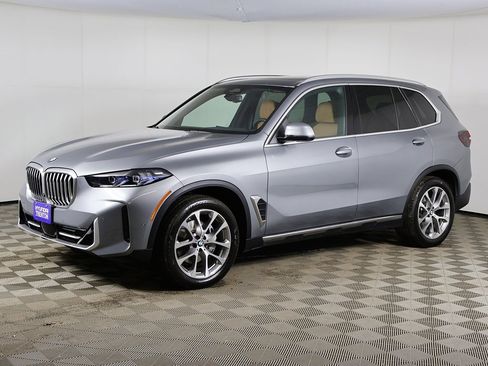 Used 2024 BMW X5 xDrive40i w/ Premium Package image 12