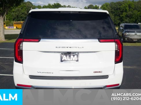 Used 2025 GMC Yukon XL Denali AWD/4WD image 7