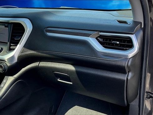 Used 2018 GMC Acadia SLT image 15