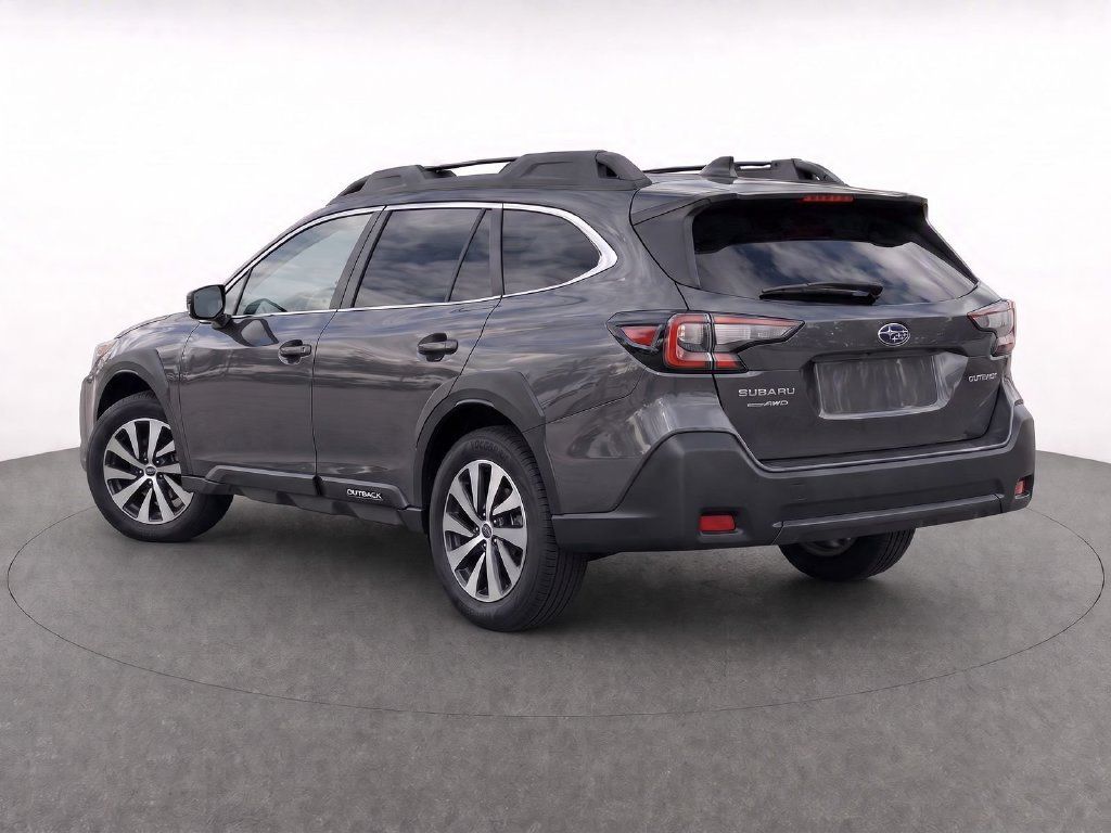 Used 2025 Subaru Outback Premium AWD/4WD image 4