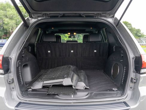 Used 2021 Jeep Grand Cherokee Laredo X AWD/4WD image 9