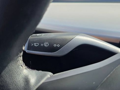Used 2023 Tesla Model 3 Standard Range RWD image 31