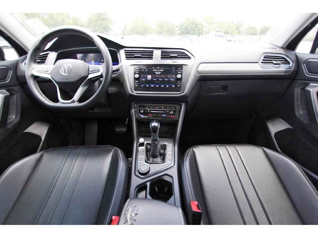 Used 2022 Volkswagen Tiguan SE AWD/4WD image 11