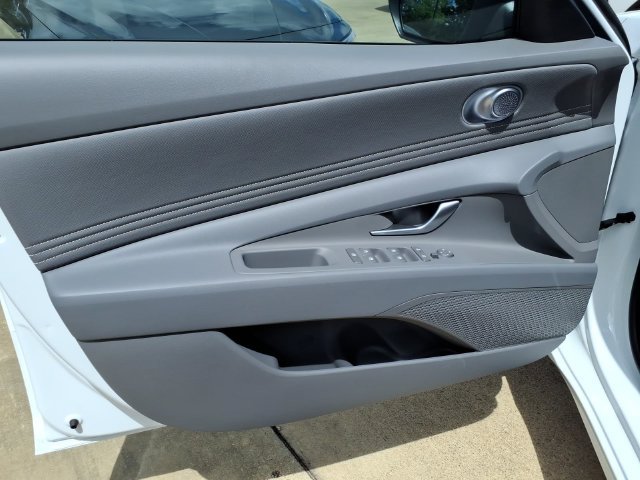 New 2026 Hyundai Elantra Sport FWD image 21