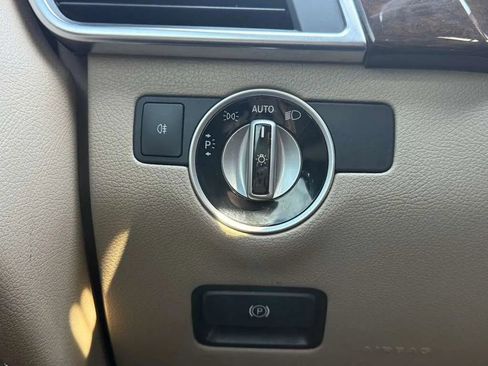 Used 2013 Mercedes-Benz ML 350 ML 350 Sport Utility 4D w/ Premium 1 Pkg image 20