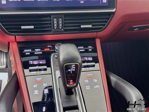 Used 2022 Porsche Cayenne GTS w/ Premium Package Plus image 13