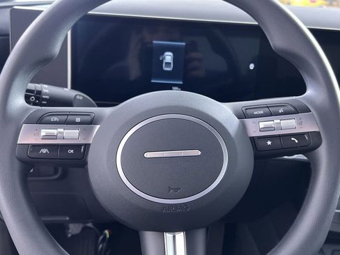 Used 2025 Hyundai Santa Cruz SE image 16