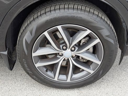 Certified 2025 Land Rover Discovery Sport S image 32