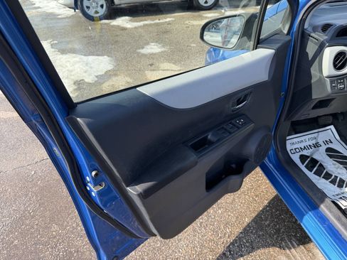 Used 2012 Toyota Yaris LE image 15