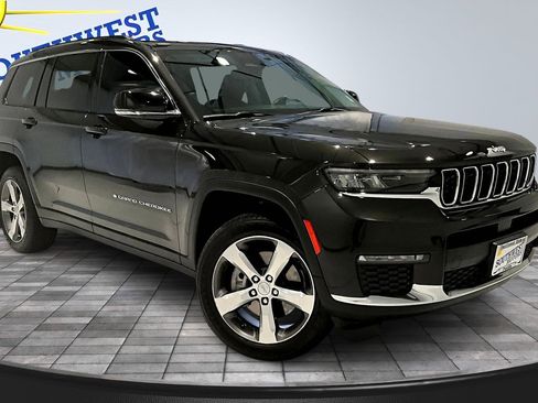 Used 2022 Jeep Grand Cherokee L Limited image 3