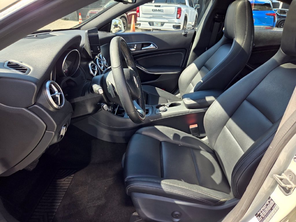 Used 2018 Mercedes-Benz CLA 250 4MATIC image 3