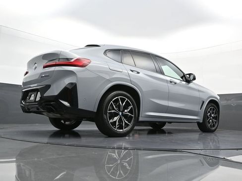 Used 2025 BMW X4 M40i AWD/4WD image 28