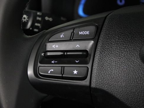 Certified 2025 Hyundai Venue SEL FWD image 27
