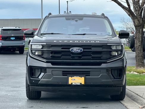Certified 2025 Ford Expedition Active image 10