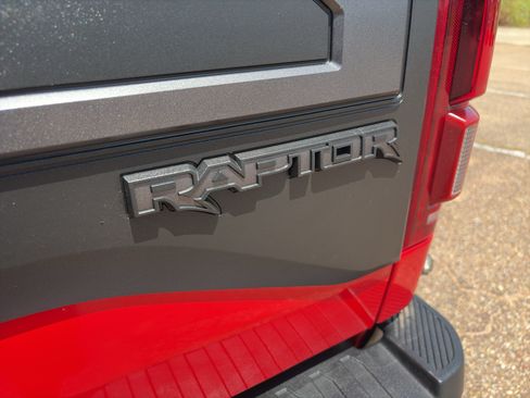 Used 2019 Ford F150 Raptor w/ Equipment Group 802A Luxury AWD/4WD image 31