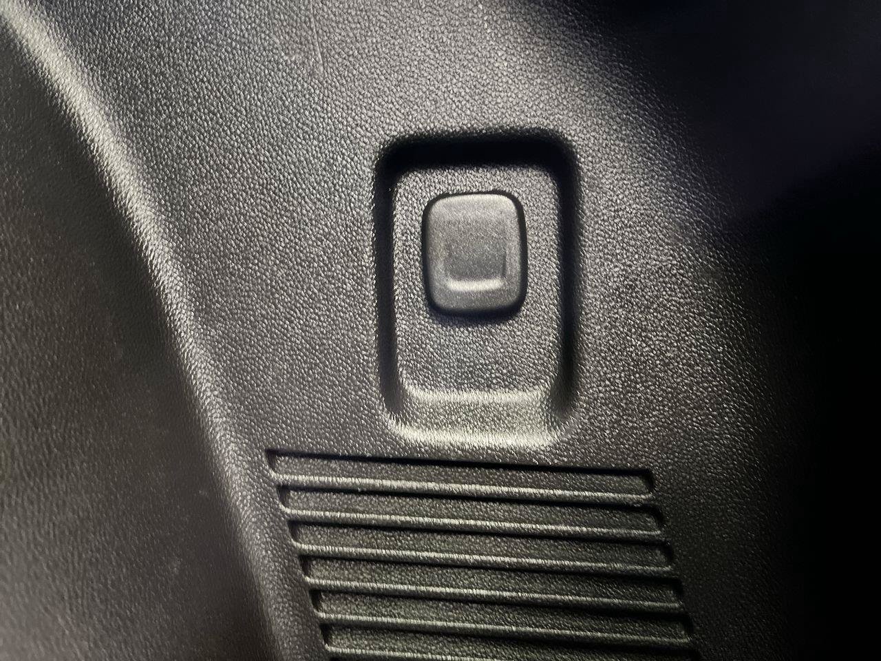 Used 2020 Chevrolet Blazer LT AWD/4WD image 29