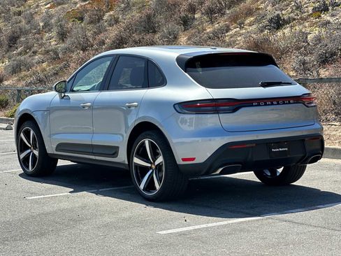 Used 2024 Porsche Macan image 3