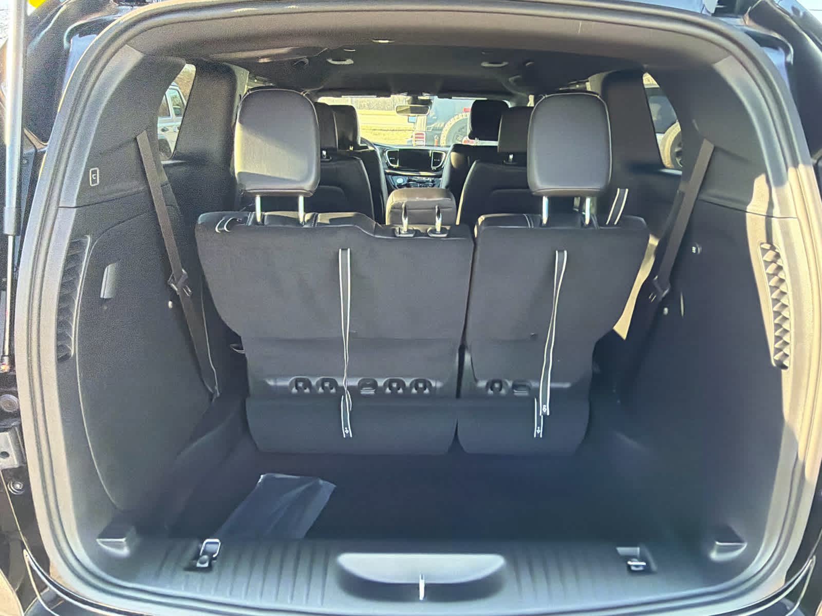 New 2026 Chrysler Pacifica Select FWD image 15