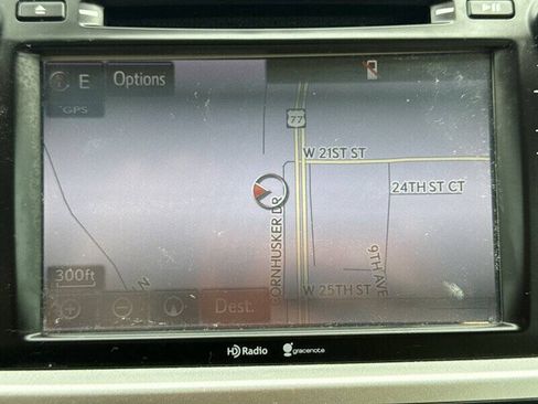 Used 2014 Toyota Highlander XLE FWD image 29
