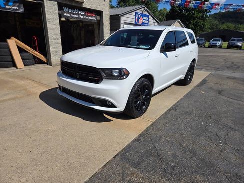 Used 2019 Dodge Durango SXT AWD/4WD image 3
