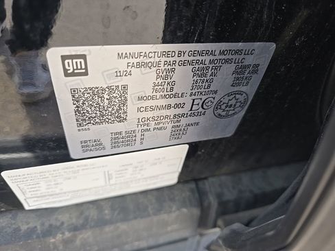 Used 2025 GMC Yukon Denali w/ Denali Reserve Package image 11