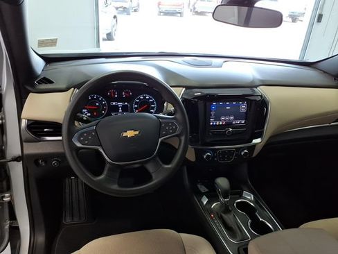 Used 2022 Chevrolet Traverse LS FWD image 14