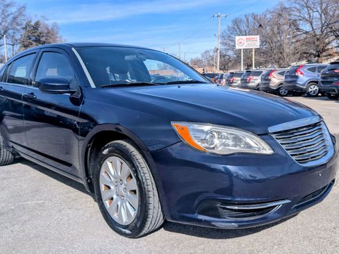 Used 2014 Chrysler 200 LX FWD image 3