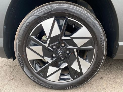 Certified 2025 Hyundai Kona SEL image 9