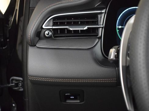 New 2025 Maserati Grecale Folgore image 32