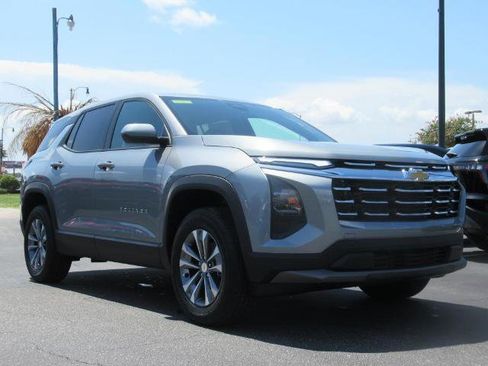 New 2026 Chevrolet Equinox LT image 3