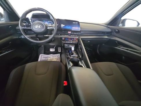 Used 2025 Hyundai Elantra SEL FWD image 10