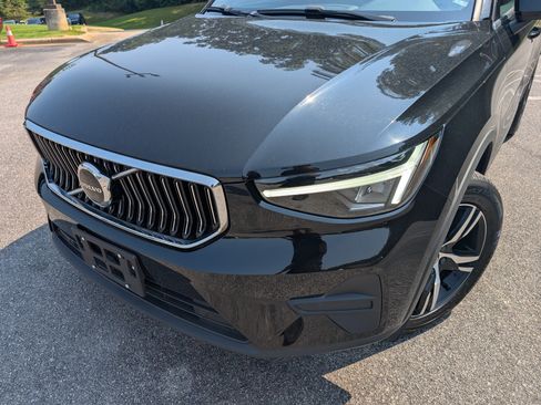 Used 2025 Volvo XC40 B5 Core AWD/4WD image 14