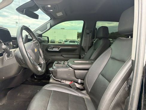 Used 2024 Chevrolet Silverado 1500 LT AWD/4WD image 9
