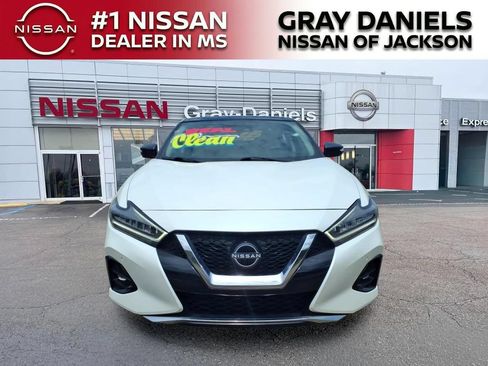 Used 2023 Nissan Maxima Platinum w/ Sport Mat Group FWD image 2